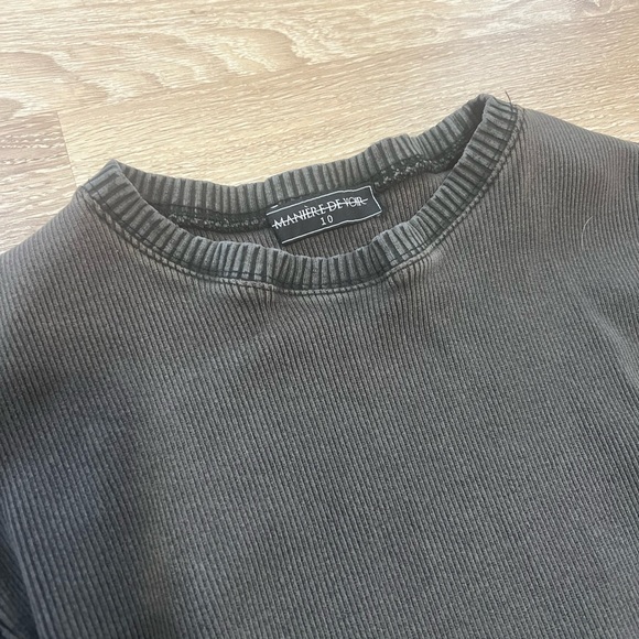 Sexy Long Sleeved Crop Top - Picture 2 of 4